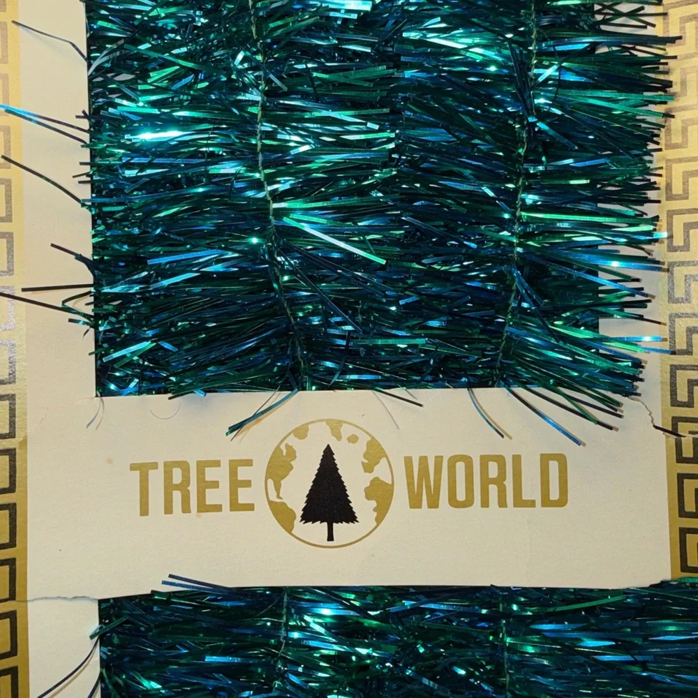 Vintage Tree World Multi-Ply Deluxe Garland